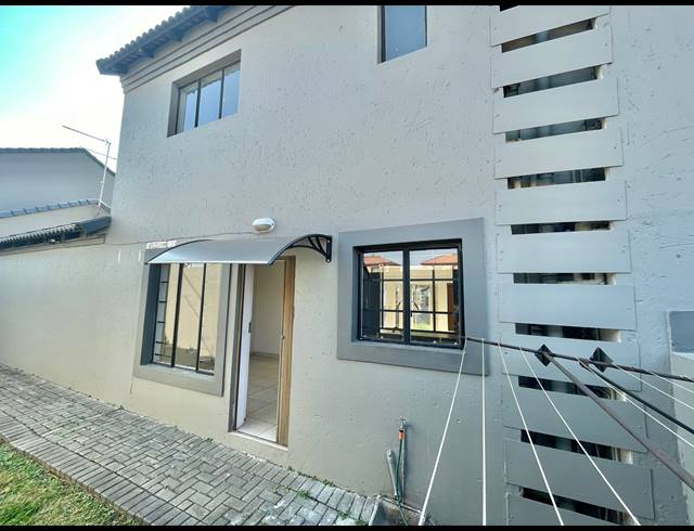 2 BEDROOM TOWNHOUSE RENTED IN NOORDWYK
